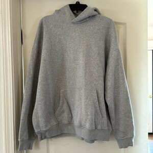 Abercrombie Men’s Essential Hoodie in Heather Gray. Like new lightly worn